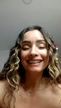 Loly_Horny stripchat live cam model