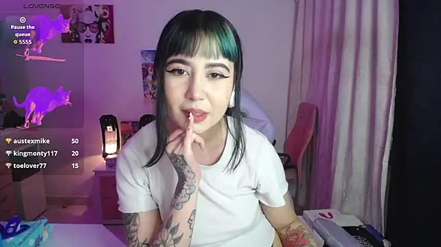iris_sky stripchat live cam model