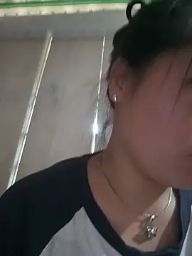 lylaanhmin stripchat live cam model
