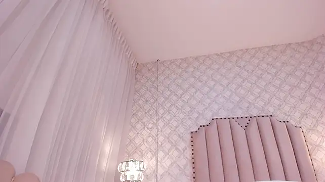 zoejenner_ stripchat live cam model
