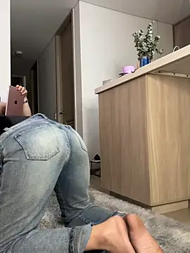 Lunamoon27 stripchat live cam model