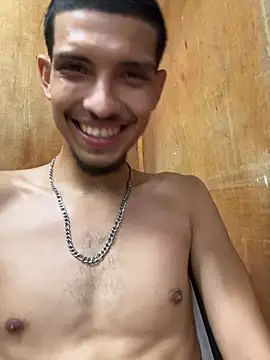 Guillermo618 stripchat live cam model