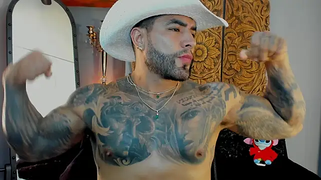Aaron_Vega stripchat live cam model
