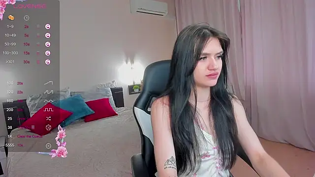 Kolly_polli stripchat live cam model