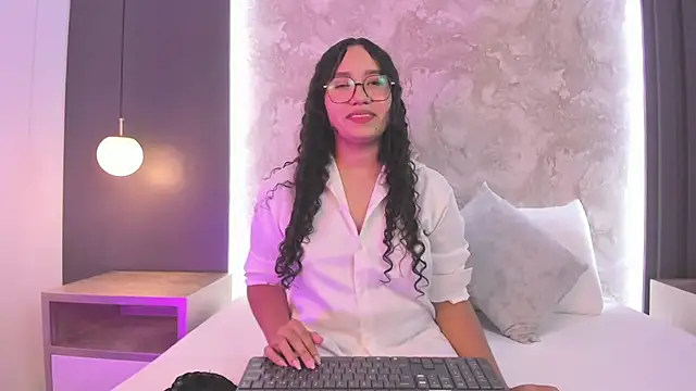alysson_moon_ stripchat live cam model