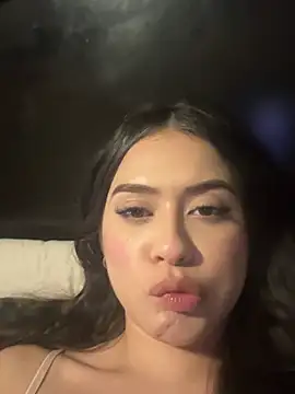 Yocelinbabyyy stripchat live cam model