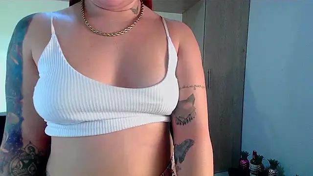 IsabelVillalobos stripchat live cam model