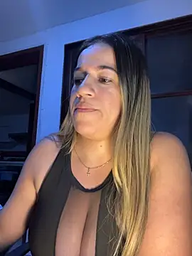 Antonellachic73 stripchat live cam model