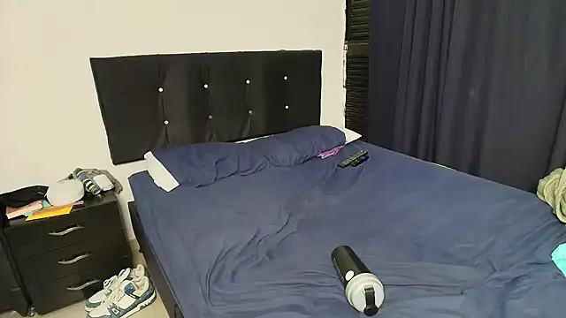 NicoDavisOfficial stripchat live cam model