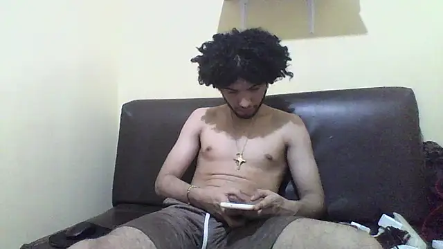 John_los666_hot stripchat live cam model