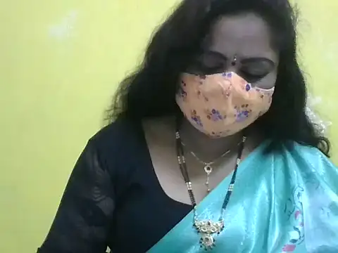 anu-reddyy stripchat live cam model