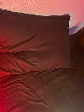 xChrisjThomW stripchat live cam model