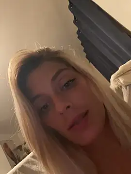 Bellalolahot stripchat live cam model