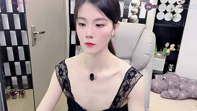 Yueyue-MM stripchat live cam model