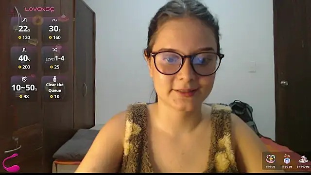 MadieeLorez stripchat live cam model