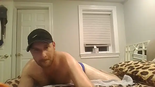 BeefyNcloudy stripchat live cam model