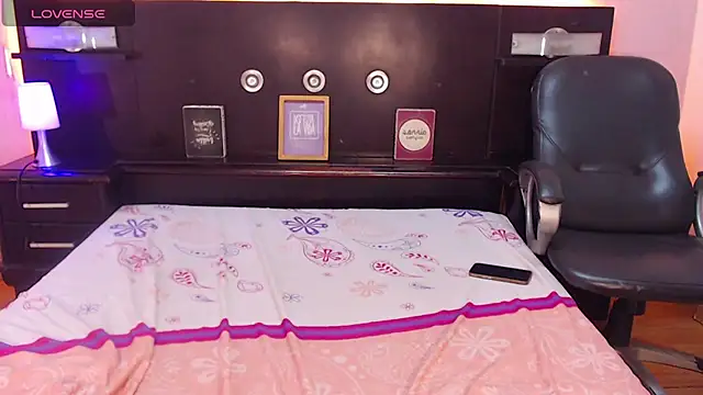 ShannySweett stripchat live cam model