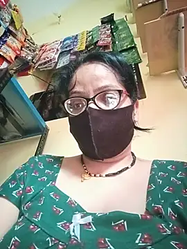 hi-bhabhi stripchat live cam model