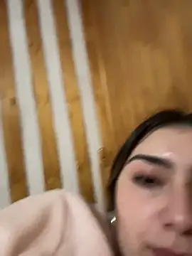 Velvetgum stripchat live cam model