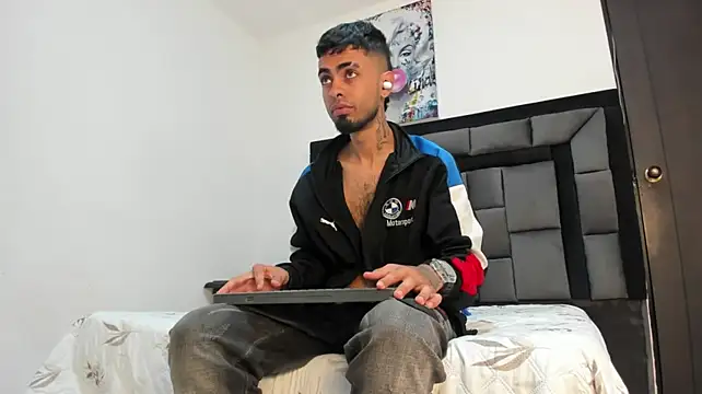 Jack_bigdick1 stripchat live cam model