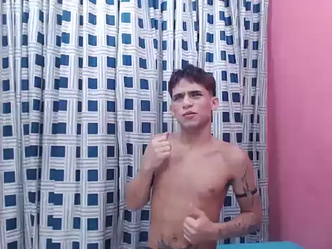 paulwalker19 stripchat live cam model