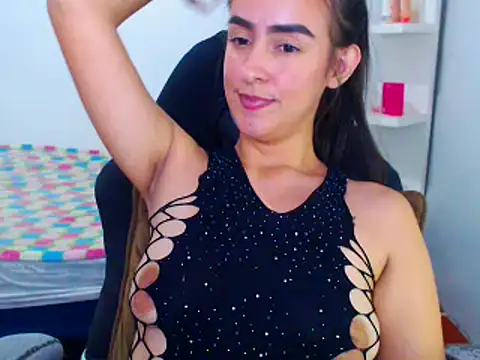 shena-fox stripchat live cam model