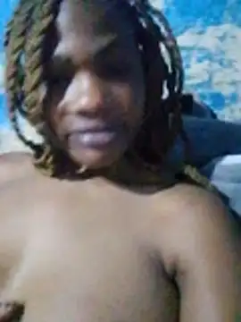 queendinar stripchat live cam model