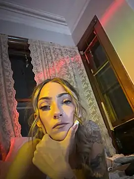 SerenityBabe stripchat live cam model