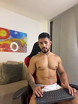 Ezzio_Scolaro stripchat live cam model