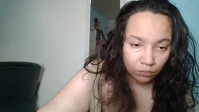 bellakay19 stripchat live cam model