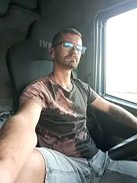 John1589 stripchat live cam model