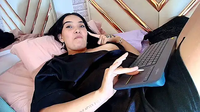 Meggan_Rosse01 stripchat live cam model