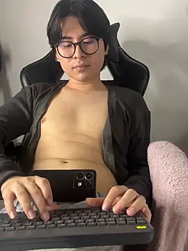 _Tommy_7 stripchat live cam model