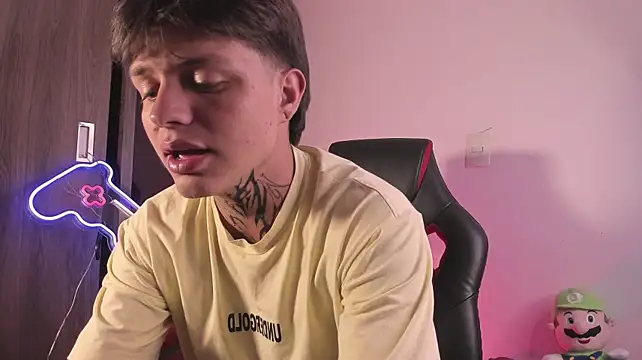 Asher_Ruiz stripchat live cam model