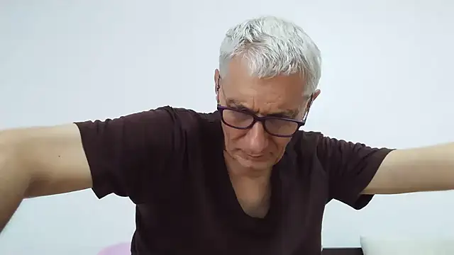 BIGUNCUTHARDCOCK stripchat live cam model