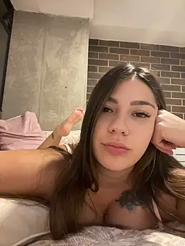 Latina_vanessa stripchat live cam model
