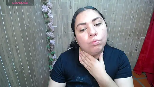 solyeria stripchat live cam model