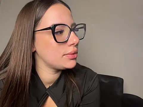 AlesiaRuso stripchat live cam model