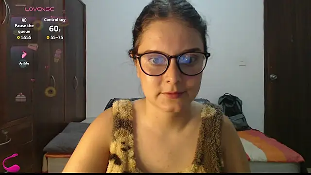 MadieeLorez stripchat live cam model