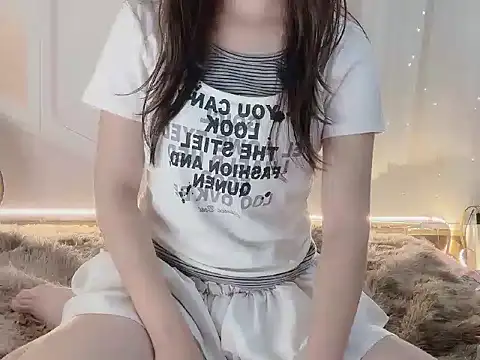 BUNNIIE_MIE stripchat live cam model