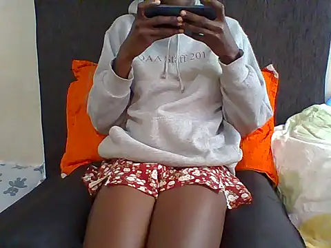 LunaAdut stripchat live cam model