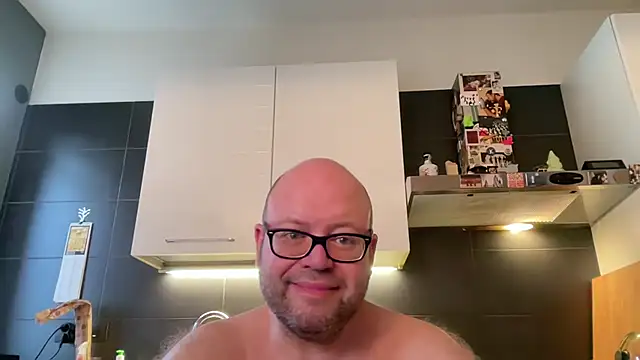 theitalianbear stripchat live cam model