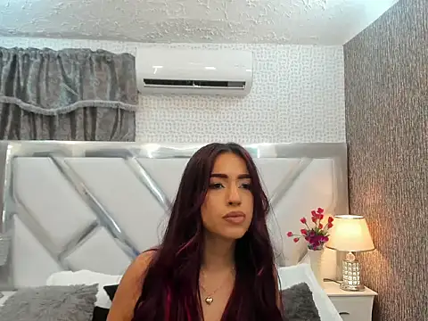 CrystalHadid stripchat live cam model