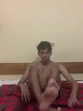 Danielserom23 stripchat live cam model