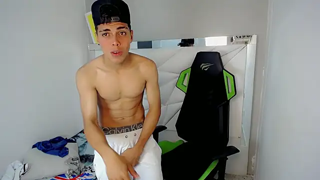 RyanFlirty stripchat live cam model