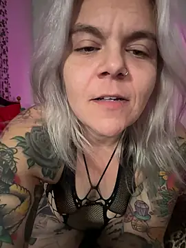 CherryBombBomb stripchat live cam model
