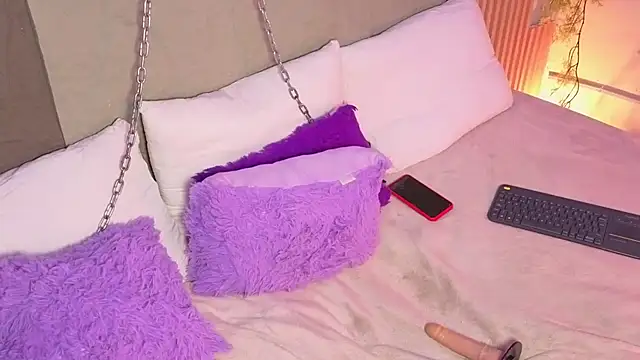 Emmayourgirl stripchat live cam model