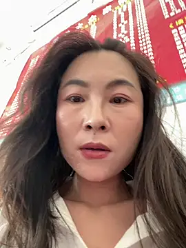 Eva10069 stripchat live cam model