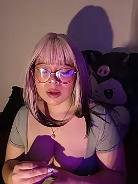 Melodii-22 stripchat live cam model