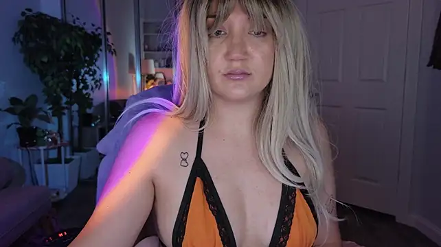 GoddessEmmy stripchat live cam model